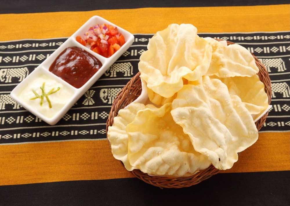 Pappadums-with-Chutney