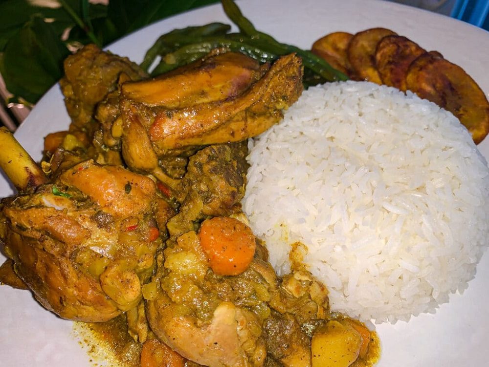 Pollo de curry jamaicano Pollo de curry jamaicano