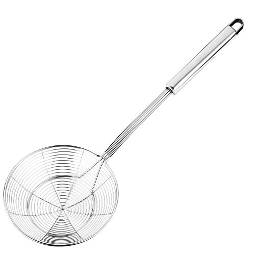Hiware Ladrillo Skimmer de acero inoxidable sólido para colador para cocinar y freír, Utensilios de cocina Colador de alambre Pasta Colchadora de pasta Cuchara, 5.4 pulgadas