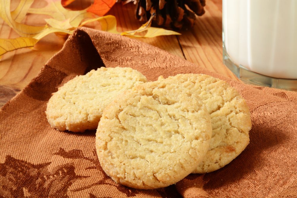 Organic,,Gluten,Free,Sugar,Cookies,With,Milk,On,A,Holiday