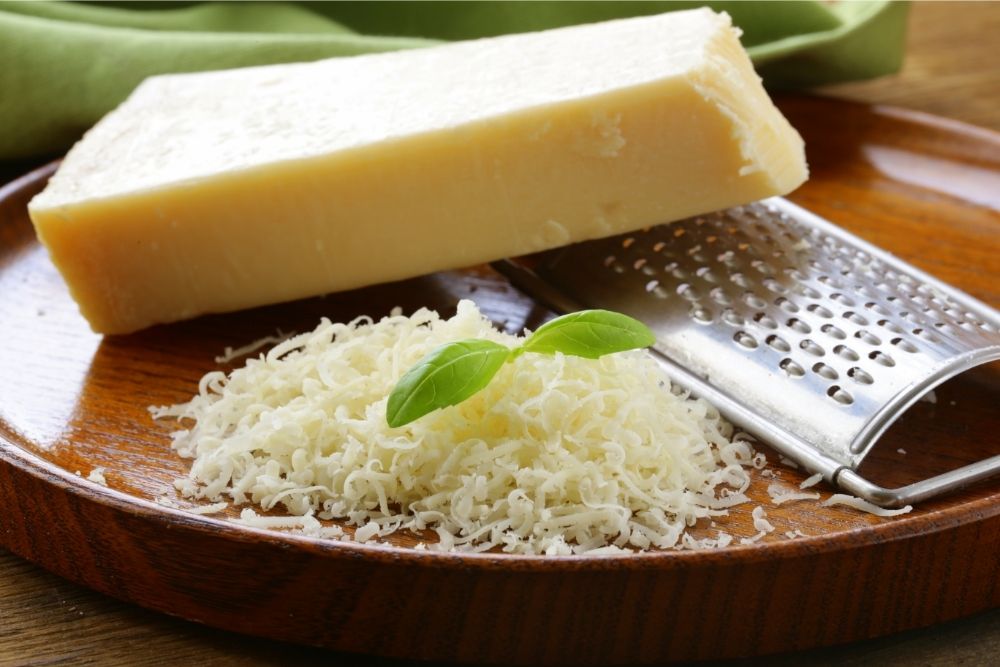 The 7 Best Substitutes for Parmesan Cheese (Dairy and Non-Dairy)